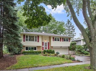 7430 Dahlia Dr, Hanover Park, IL 60133