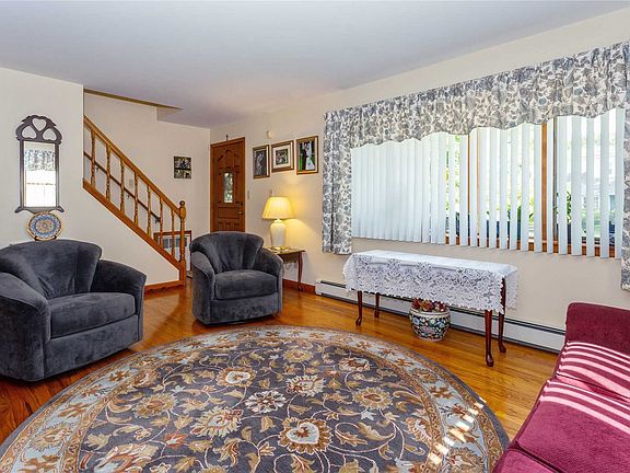 3rd image of 205 Bryant Ave