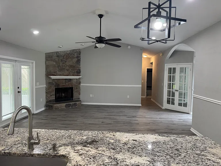 6013 NW 41st Ln — Photo 7