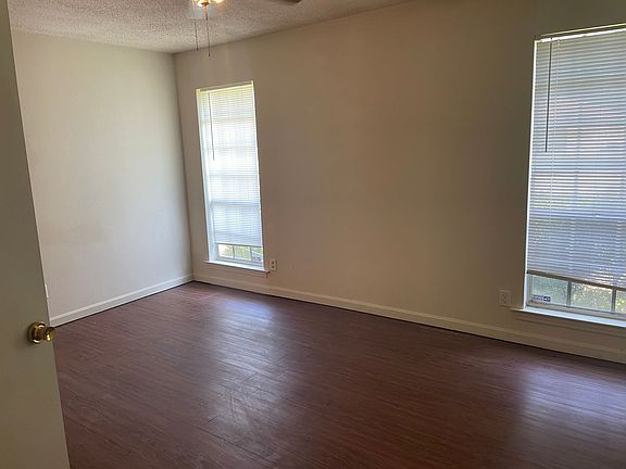 2nd image of 1120 N Burbank Dr