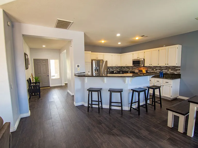 13411 Hawthorn Ave — Photo 1