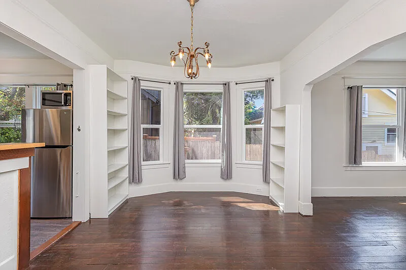 2 bed, 1.0 bath, 1475 sqft, $4,200 — Photo 4
