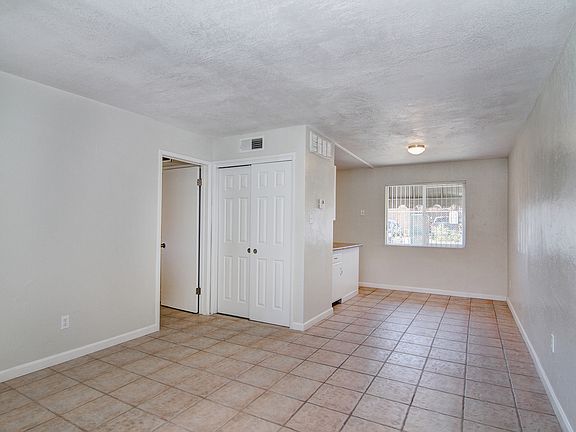 3rd image of 645 W Hazelwood St APT 09