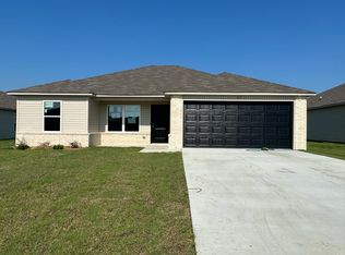 27 Candlelight Dr, Conway, AR 72032