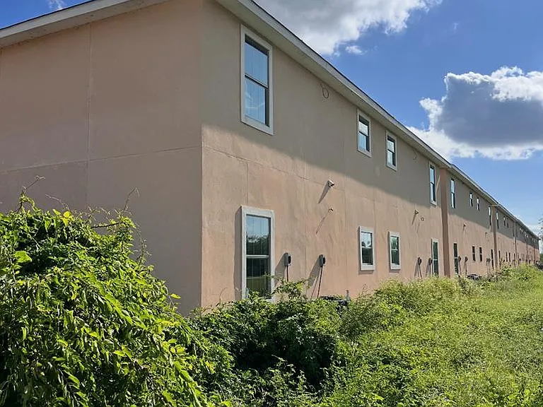 391 Riverside Dr — Photo 10