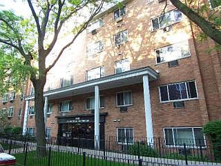 1st image of 3825 N Pine Grove Ave APT 421