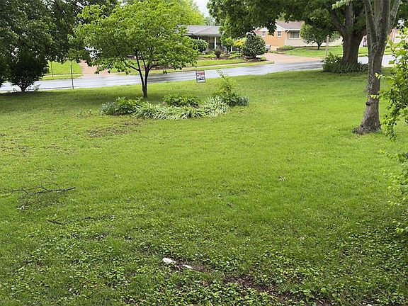 4th image of 660 Herbst Dr
