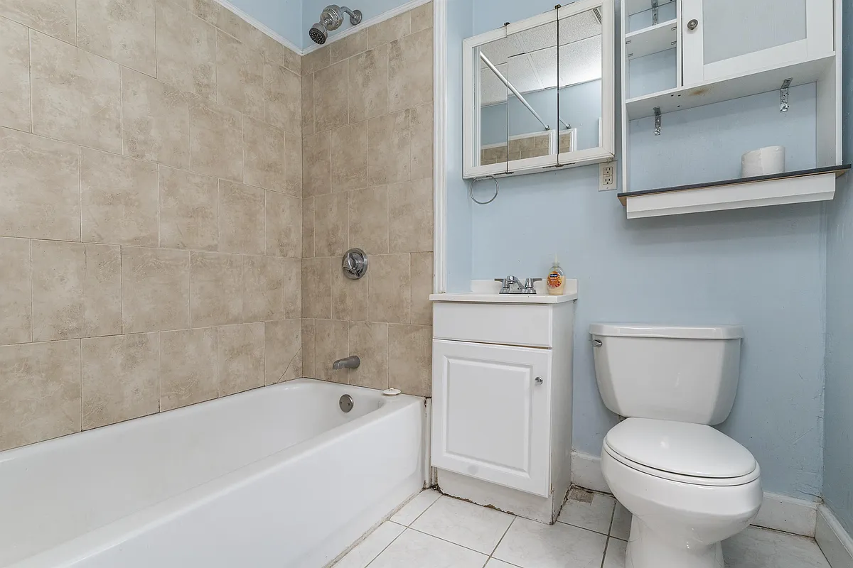 Building Photo - 47 Vinton St #2