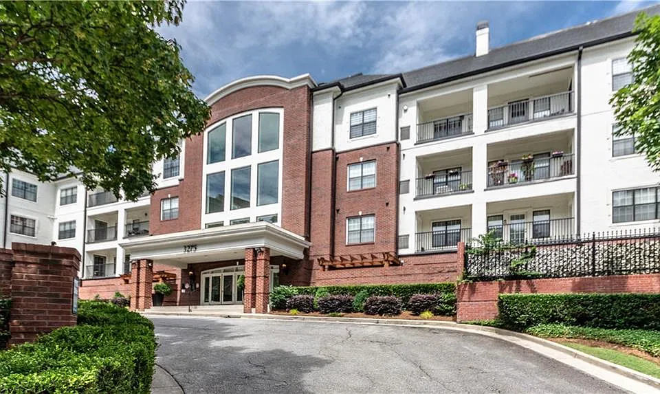 3275 Lenox Rd NE #413