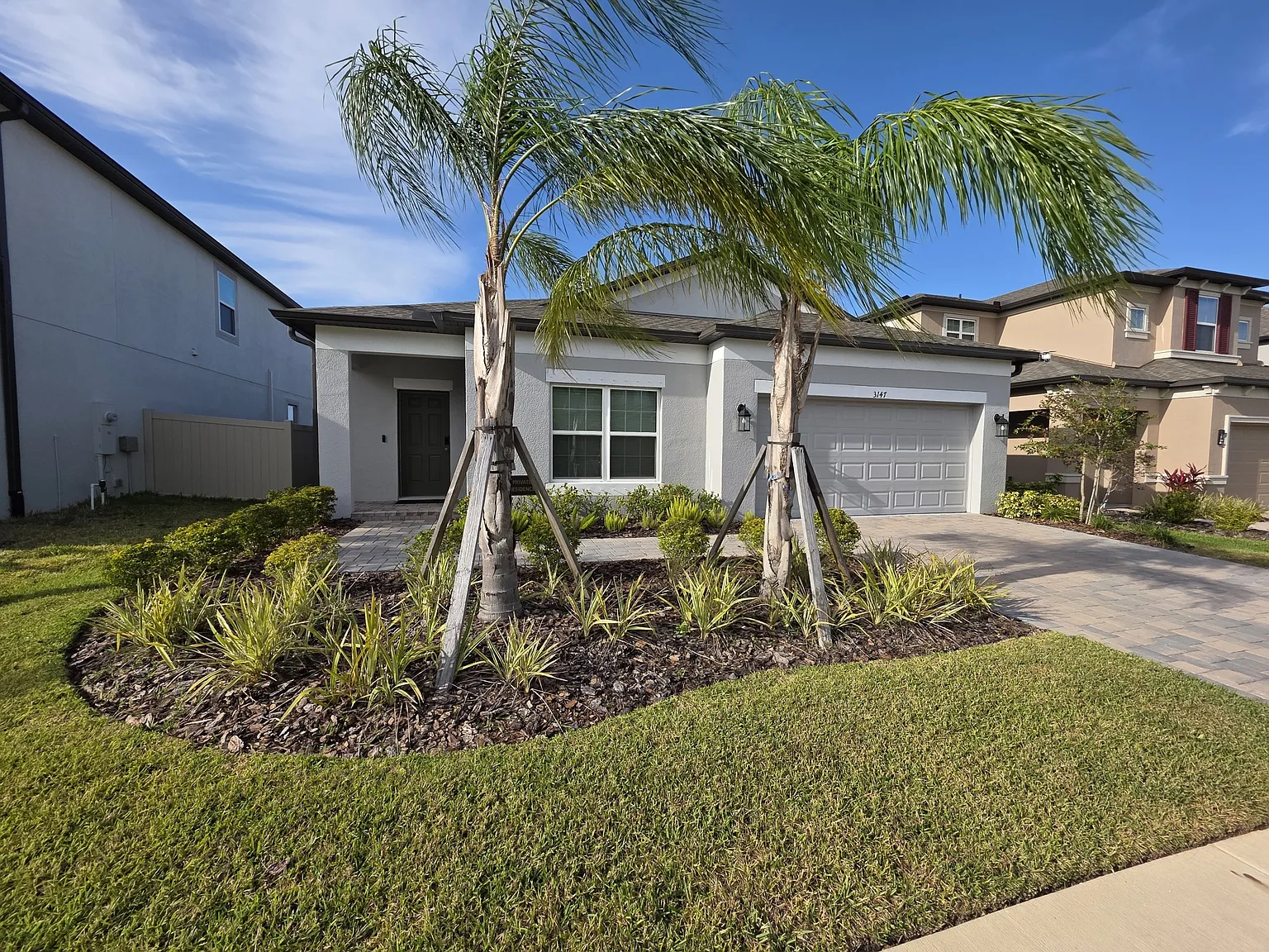 3147 Marine Grass Dr — Photo 2