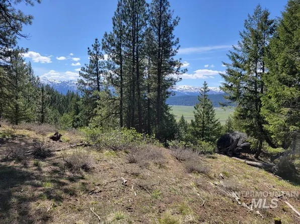 18 Sarah Way, Cascade, ID 83611