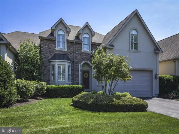 245 Country Club Dr, Telford, PA 18969