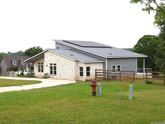 2nd image of 161 Pavilion Dr