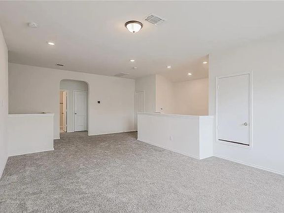 3rd image of 1033 Plano Ln