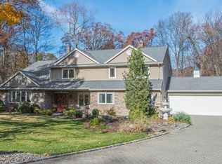 17 Howell St, Whippany, NJ 07981