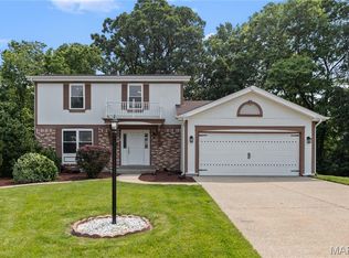 4 Edgecrest Ct, Saint Peters, MO 63376