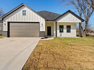 219 Peacock St, Cleburne, TX 76031