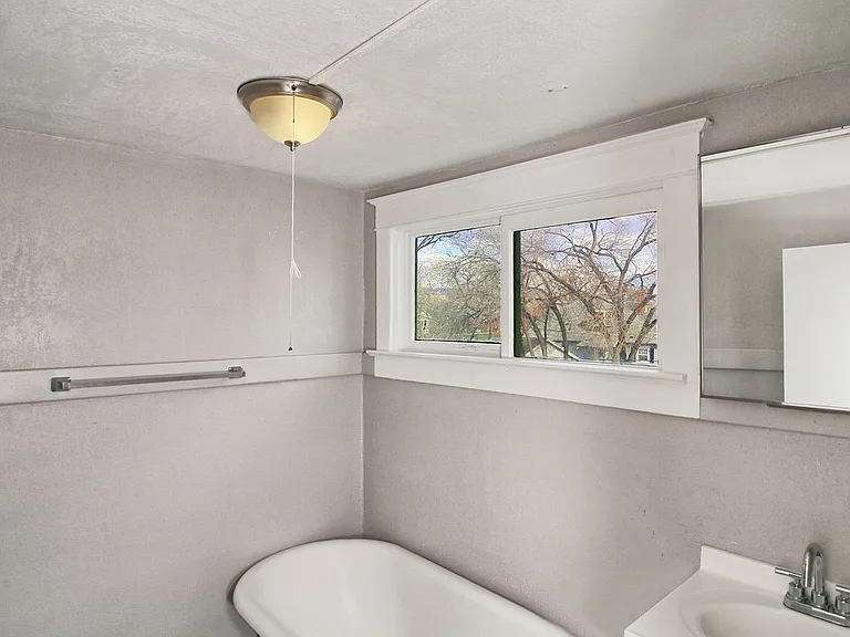 1144 Grand Ave — Photo 31