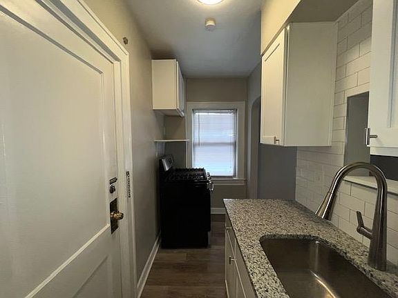 2nd image of 1292 Cove Ave #1