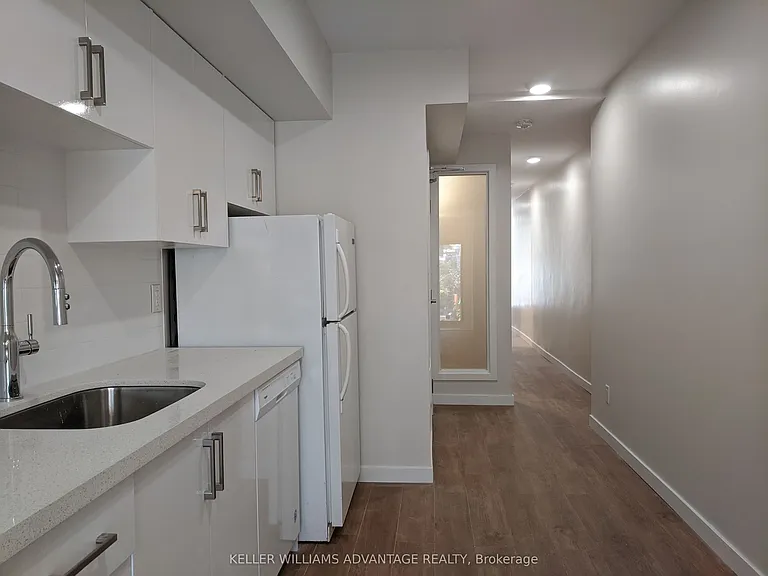 119 Coxwell Ave #LOWER — Photo 4