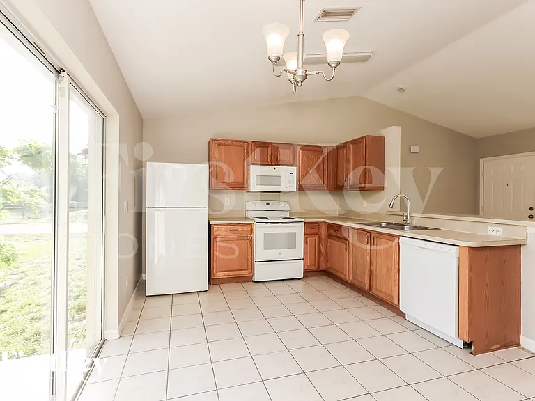 3600 19th St SW — Photo 5