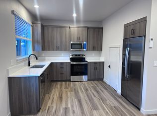 823 SE 5th St #3, Bend, OR 97702