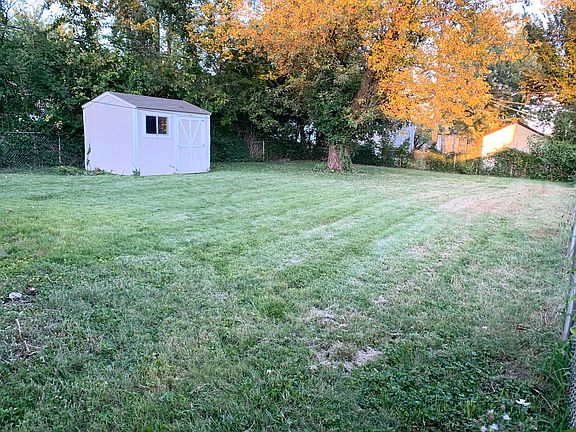4th image of 308 Ames Pl