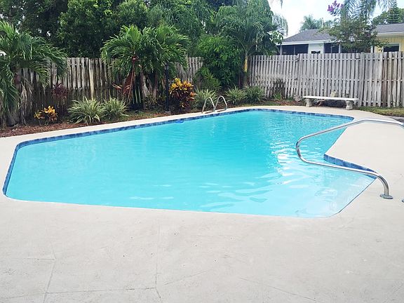 2nd image of 1254 Inverness Dr