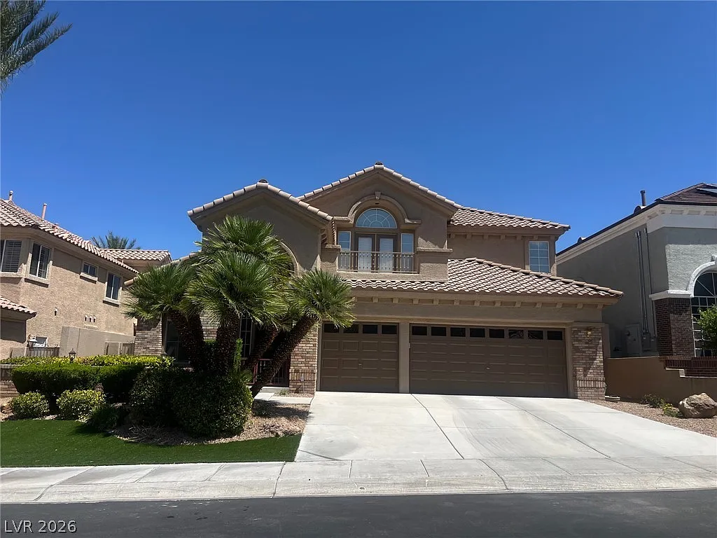 4 bed, 2.5 bath, 3206 sqft, $5,000 — Photo 1