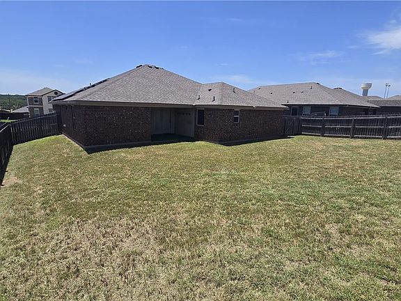 4th image of 1308 Justice Dr