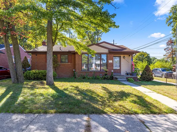 30639 Florence St, Garden City, MI 48135