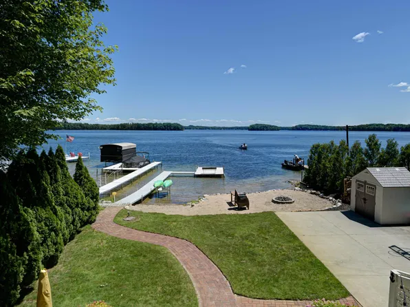 2514 Crescent Shores Dr, Traverse City, MI 49685