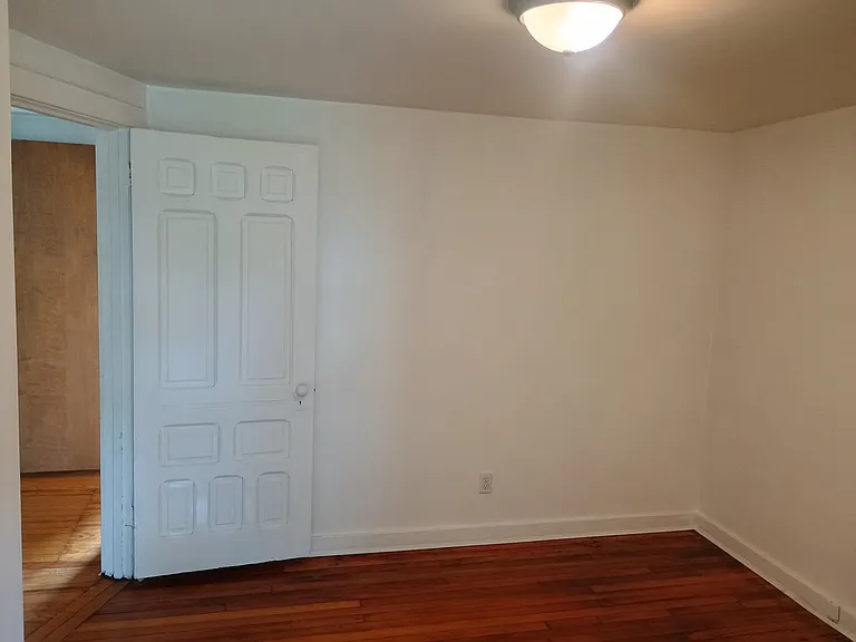 835 Smithfield St — Photo 5