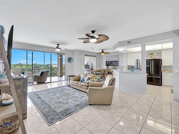 3rd image of 201 Vintage Bay Dr #B-8