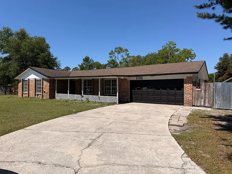Broken Arrow Dr S — Photo 1