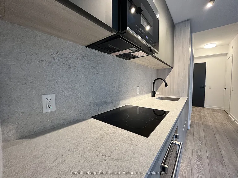 108 Peter St #906 — Photo 4