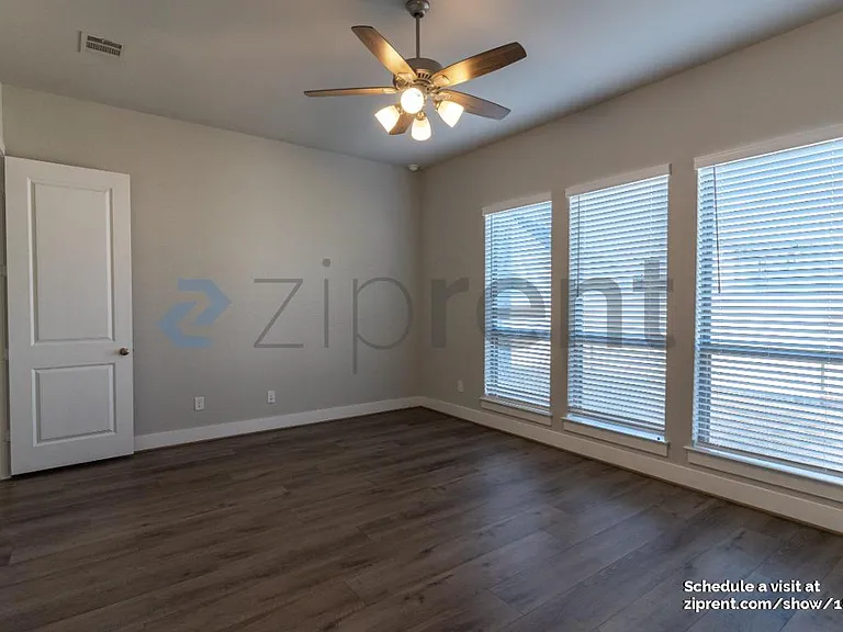 256 Eagle Ford Dr — Photo 14