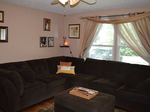 5th image of 5853 Walnut Dr