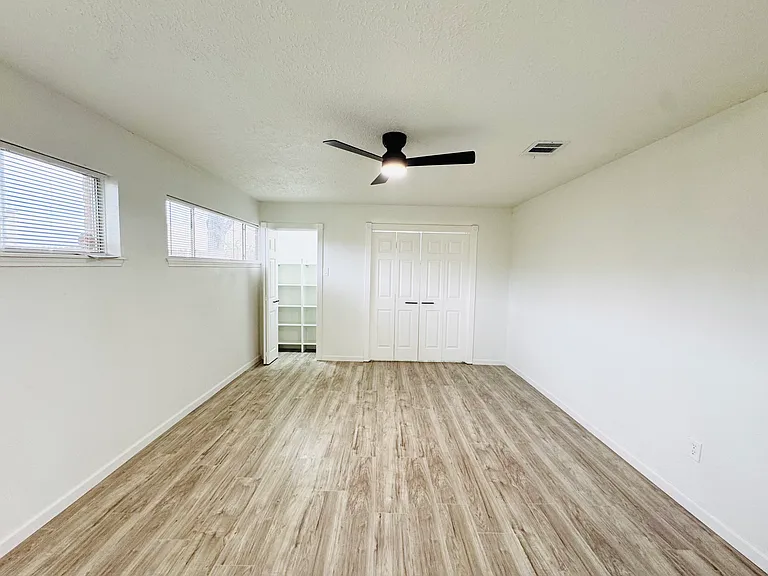 2326 Briarview Dr #1 — Photo 17