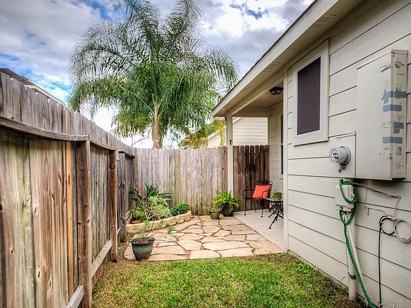 2nd image of 4527 Park Trail Ln