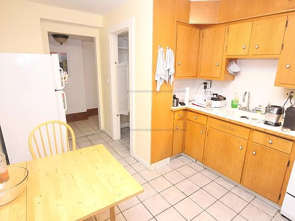 4th image of 9 Braemore Rd #1A