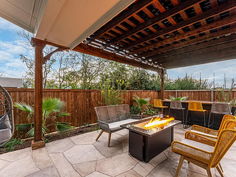 4013 Ivanhoe Ln — Photo 36