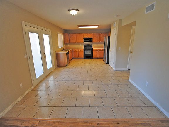 3rd image of 10489 W Sunflower Pl