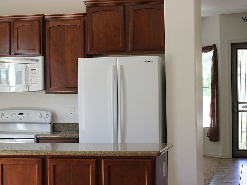 1st image of 516 E Tropical Dr