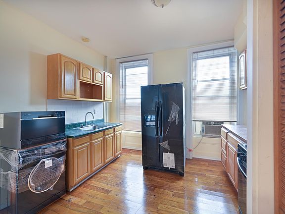 5th image of 351 Communipaw Ave #2