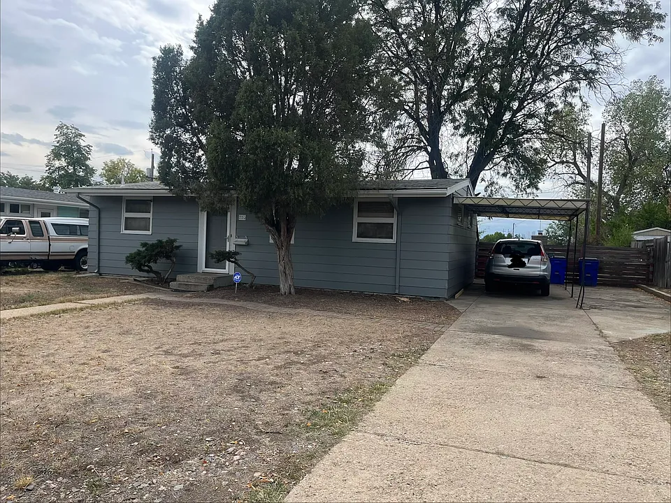 220 Greenwood Blvd