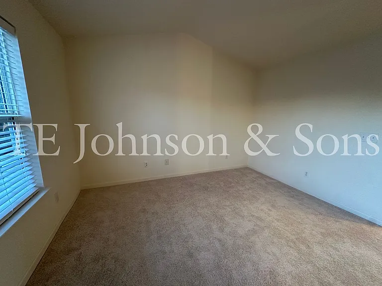 2544 Halle Ann Cir — Photo 14
