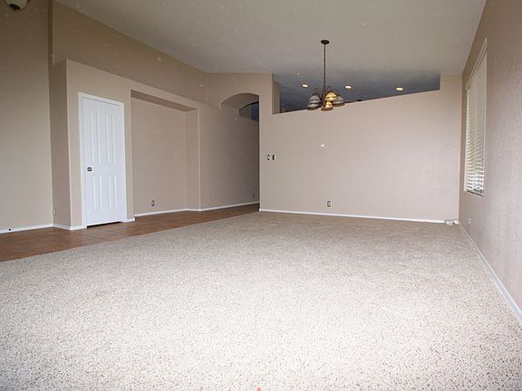 3rd image of 1012 E Amberwood Dr