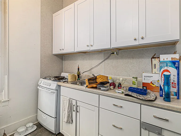 410 N State St — Photo 23