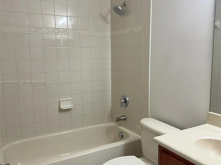 1048 NE 30th Ave #1048 — Photo 16